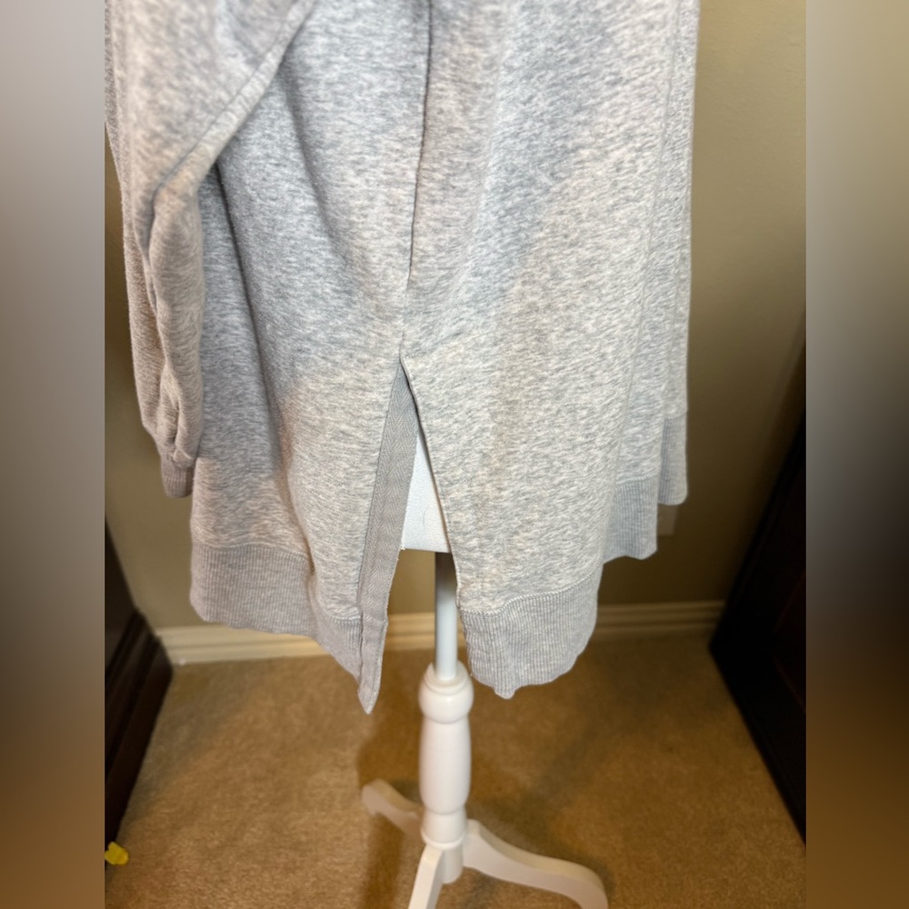 aerie oversized grey sweatshirt with split hem on sides size small - Picture 8 of 10